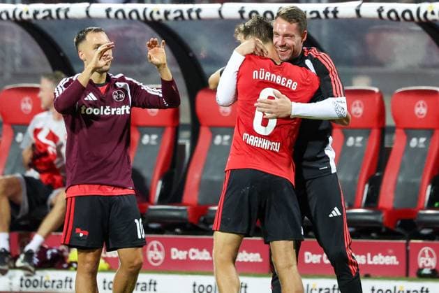 Adam Markhiyev 6 (1FC Nuernberg) jubelt mit Christian Mathenia 26 (1FC Nuernberg) ueber das Tor zum 4:0, 1. FC Nuernberg vs. DSC Arminia Bielefeld, Fussball, Maenner, 2. Bundesliga, Saison 2026 2027, Hinrunde, 3. Spieltag, 29.08.2026 DFB regulations prohibit any use of photographs as image sequences and or quasi-video Nuernberg Bayern Deutschland *** Adam Markhiyev 6, 1. FC Nuremberg, celebrates with Christian Mathenia 26, 1. FC Nuremberg, after scoring the goal that made it 4–0, 1 FC Nuremberg vs. DSC Arminia Bielefeld, Soccer, Men, 2. Bundesliga, 2026–2027 season, First Half of the Season, Matchday 3, August 29, 2026. DFB regulations prohibit any use of photographs as image sequences and or quasi-video. Nuremberg, Bavaria, Germany Copyright: xkolbert-press MartinxAgüerax