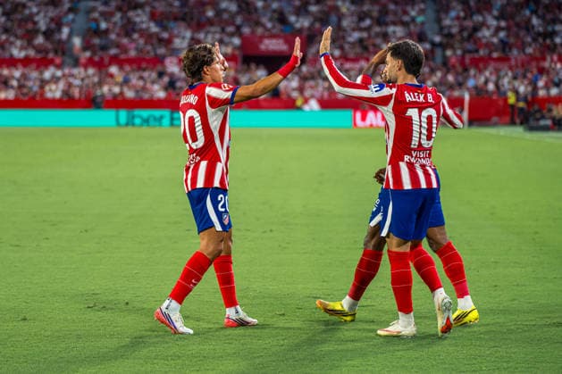 RECORD DATE NOT STATED ESP: LaLiga EA Sports Sevilla FC v Atletico de Madrid Ademola Lookman of Atletico de Madrid scores goal and celebrates with Alex Baena of Atletico de Madrid and Giuliano Simeone of Atletico de Madrid during LaLiga EA Sports, between Sevilla FC v Atletico de Madrid played at Ramon Sanchez-Pizjuan Stadium in Sevilla on August 29, 2026 in Spain Spain Futbol Copyright: xAgenciaxLOFx