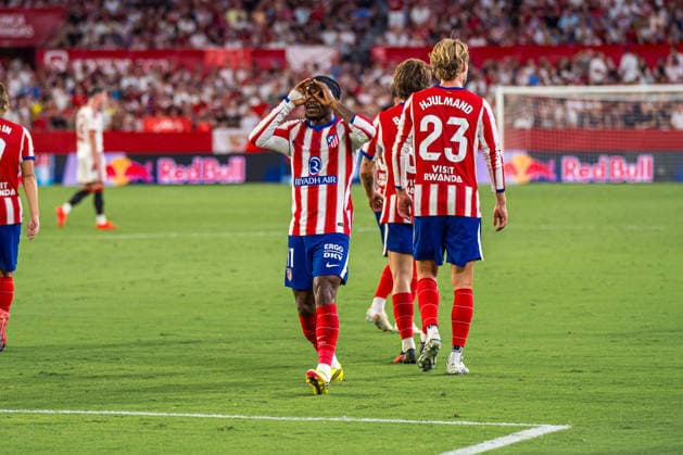 RECORD DATE NOT STATED ESP: LaLiga EA Sports Sevilla FC v Atletico de Madrid Ademola Lookman of Atletico de Madrid scores goal and celebrates during LaLiga EA Sports, between Sevilla FC v Atletico de Madrid played at Ramon Sanchez-Pizjuan Stadium in Sevilla on August 29, 2026 in Spain Spain Futbol Copyright: xAgenciaxLOFx