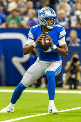 Aug 29, 2026; Indianapolis, Indiana, USA; Detroit Lions quarterback Joshua Dobbs (6) drops back in the pocket during NFL, American Football Herren, USA preseason game action against the Indianapolis Colts at Lucas Oil Stadium. Mandatory Credit: -Cal Media NFL 2026: Lions Vs Colts AUG 29  - ZUMAc04_ 20260829_zma_c04_013 Copyright: xJohnxMersitsx