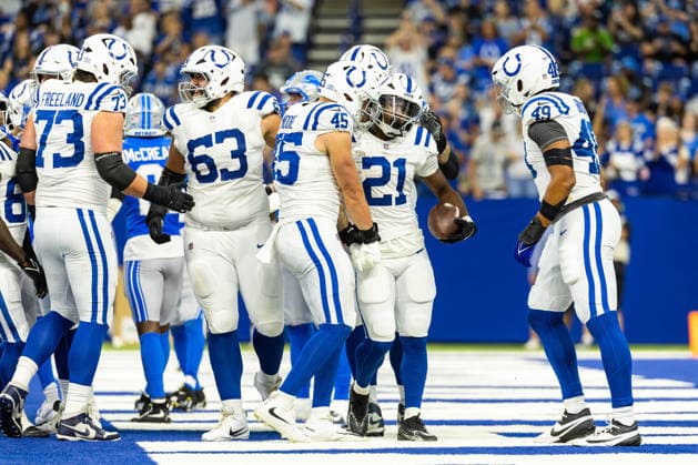 Aug 29, 2026; Indianapolis, Indiana, USA; Indianapolis Colts running back DJ Giddens (21) celebrates a touchdown with his teammates during NFL, American Football Herren, USA preseason game action against the Detroit Lions at Lucas Oil Stadium. Mandatory Credit: -Cal Media NFL 2026: Lions Vs Colts AUG 29  - ZUMAc04_ 20260829_zma_c04_015 Copyright: xJohnxMersitsx