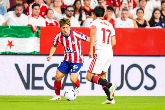 August 29, 2026, Sevilla, Sevilla, Spain: Kang-in Lee of Atletico de Madrid in action during the Spanish league, LaLiga EA Sports, football match played between Sevilla FC and Atletico de Madrid at Ramon Sanchez-Pizjuan stadium on August 29, 2026, in Sevilla, Spain. Sevilla FC V Atletico De Madrid - LaLiga EA Sports  - ZUMAa181 20260829_zaa_a181_162 Copyright: xJoaquinxCorcherox