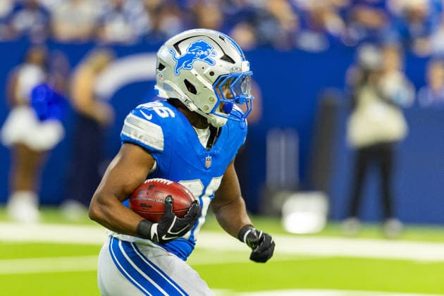 NFL, American Football Herren, USA 2026: Lions Vs Colts AUG 29 Aug 29, 2026; Indianapolis, Indiana, USA; Detroit Lions running back Jabari Small (26) runs with the ball during NFL preseason game action against the Indianapolis Colts at Lucas Oil Stadium. Mandatory Credit: John Mersits-Cal Media (Credit Image: Â John Mersits Cal Sport Media) Indianapolis Indiana USA EDITORIAL USE ONLY Copyright: xx ZUMA-20260829_zma_c04_025.jpg JohnxMersitsx csmphotothree515213