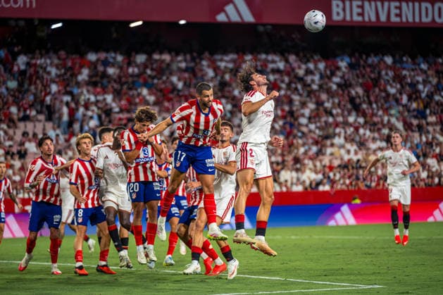 RECORD DATE NOT STATED ESP: LaLiga EA Sports Sevilla FC v Atletico de Madrid David Hancko of Atletico de Madrid and Juan Antonio Iglesias of Sevilla during LaLiga EA Sports, between Sevilla FC v Atletico de Madrid played at Ramon Sanchez-Pizjuan Stadium in Sevilla on August 29, 2026 in Spain Spain Futbol Copyright: xAgenciaxLOFx