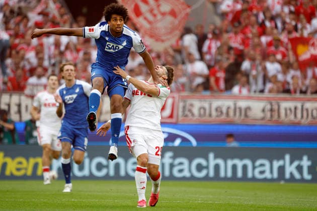 Köln, Deutschland, 1. Fussball Bundesliga Saison 2026 2027 1. Spieltag 1. FC Köln vs. TSG 1899 Hoffenheim 3-2 am 29. 08. 2026 in der Rhein Energie -Stadion in Köln Jan Uwe THIELMANN (FC) re.- und Fernandes Da Silva Junior BERNARDO (1899) li.- *** Cologne, Germany, 2026–2027 Bundesliga Season, Matchday 1: 1. FC Köln vs. TSG 1899 Hoffenheim 3–2 on August 29, 2026, at the RheinEnergie Stadium in Cologne; Jan Uwe THIELMANN (FC Köln) and Fernandes Da Silva Junior BERNARDO 1899 left