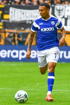 Oliver Schmitt (SV Meppen, 7) am Ball, Spielszene, Freisteller, Ganzkörper, Einzelbild, Aktion, Action, 29.08.2026, Aachen (Deutschland), Fussball, 3. Liga, TSV Alemannia Aachen - SV Meppen, Fussball, 3. Liga, TSV Alemannia Aachen - SV Meppen, DFB DFL REGULATIONS PROHIBIT ANY USE OF PHOTOGRAPHS AS IMAGE SEQUENCES AND OR QUASI-VIDEO.