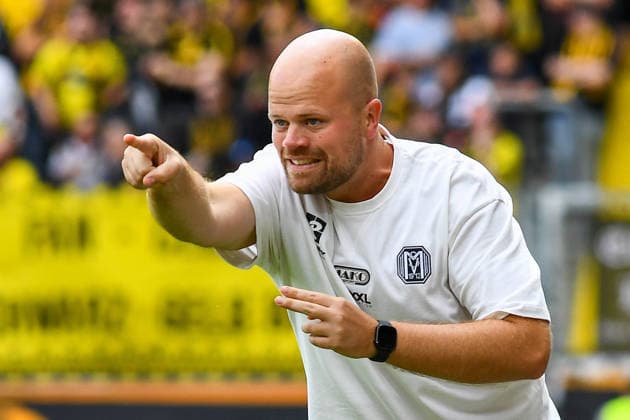 Lucas Beniermann (Trainer SV Meppen) gibt Anweisungen, gestikuliert, mit den Armen gestikulieren, gives instructions, gesticulate, 29.08.2026, Aachen (Deutschland), Fussball, 3. Liga, TSV Alemannia Aachen - SV Meppen, Fussball, 3. Liga, TSV Alemannia Aachen - SV Meppen, DFB DFL REGULATIONS PROHIBIT ANY USE OF PHOTOGRAPHS AS IMAGE SEQUENCES AND OR QUASI-VIDEO.