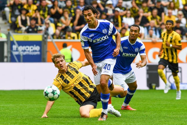 v.li.: Meiko Wäschenbach (Alemannia Aachen, 11), Niclas Nadj (SV Meppen, 40), Zweikampf, Duell, duel, tackle, tackling, Dynamik, Action, Aktion, 29.08.2026, Aachen (Deutschland), Fussball, 3. Liga, TSV Alemannia Aachen - SV Meppen, Fussball, 3. Liga, TSV Alemannia Aachen - SV Meppen, DFB DFL REGULATIONS PROHIBIT ANY USE OF PHOTOGRAPHS AS IMAGE SEQUENCES AND OR QUASI-VIDEO.