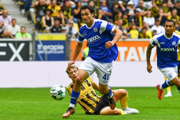v.li.: Meiko Wäschenbach (Alemannia Aachen, 11), Niclas Nadj (SV Meppen, 40), Zweikampf, Duell, duel, tackle, tackling, Dynamik, Action, Aktion, 29.08.2026, Aachen (Deutschland), Fussball, 3. Liga, TSV Alemannia Aachen - SV Meppen, Fussball, 3. Liga, TSV Alemannia Aachen - SV Meppen, DFB DFL REGULATIONS PROHIBIT ANY USE OF PHOTOGRAPHS AS IMAGE SEQUENCES AND OR QUASI-VIDEO.