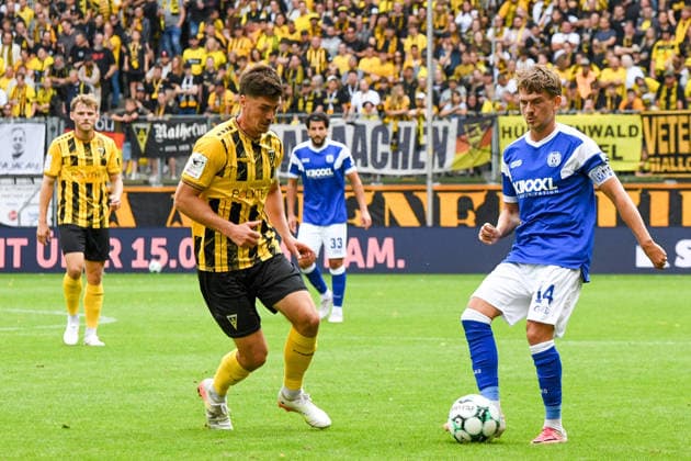 v.li.: Danilo Wiebe (Alemannia Aachen, 28), Thorben Deters (SV Meppen, 14), Zweikampf, Duell, duel, tackle, tackling, Dynamik, Action, Aktion, 29.08.2026, Aachen (Deutschland), Fussball, 3. Liga, TSV Alemannia Aachen - SV Meppen, Fussball, 3. Liga, TSV Alemannia Aachen - SV Meppen, DFB DFL REGULATIONS PROHIBIT ANY USE OF PHOTOGRAPHS AS IMAGE SEQUENCES AND OR QUASI-VIDEO.