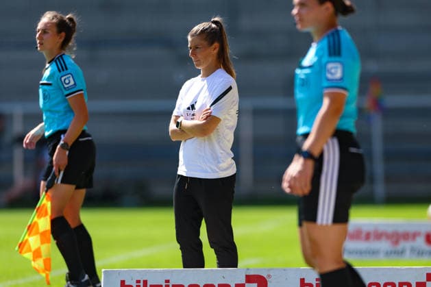 29. August 2026, Fussball, Google Pixel Frauen-Bundesliga, SC Freiburg - 1. FC Union Berlin Marie-Louise Eta (Cheftrainerin, 1. FC Union Berlin) Photo: Urs Ottiger *** August 29, 2026, Soccer, Google Pixel Women s Bundesliga, SC Freiburg vs. 1. FC Union Berlin, Marie Louise Eta, Head Coach, 1. FC Union Berlin, Photo by Urs Ottiger