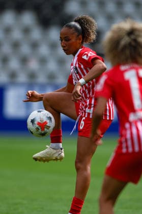 29. August 2026, Fussball, Google Pixel Frauen-Bundesliga, SC Freiburg - 1. FC Union Berlin Nicole Ojukwu (6, SC Freiburg) Photo: Urs Ottiger *** August 29, 2026, Soccer, Google Pixel Women s Bundesliga, SC Freiburg 1 FC Union Berlin, Nicole Ojukwu 6, SC Freiburg, Photo by Urs Ottiger