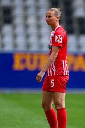 29. August 2026, Fussball, Google Pixel Frauen-Bundesliga, SC Freiburg - 1. FC Union Berlin Julia Stierli (5, SC Freiburg) mit einem Teileinsatz Photo: Urs Ottiger *** August 29, 2026, Soccer, Google Pixel Women s Bundesliga, SC Freiburg 1, FC Union Berlin, Julia Stierli 5, SC Freiburg (played part of the game); Photo by Urs Ottiger