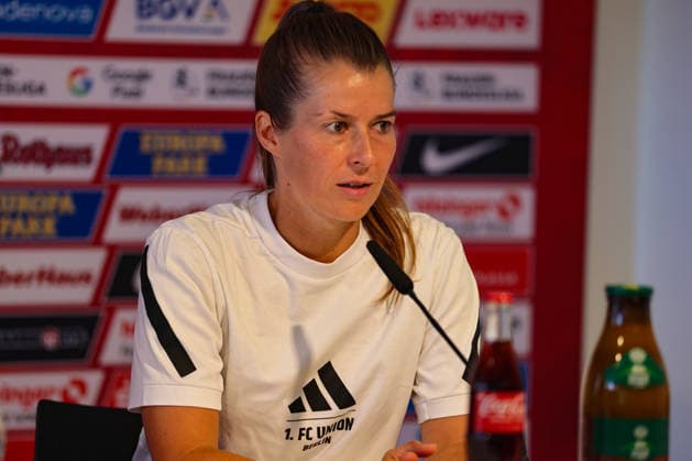 29. August 2026, Fussball, Google Pixel Frauen-Bundesliga, SC Freiburg - 1. FC Union Berlin Marie-Louise Eta (Cheftrainerin, 1. FC Union Berlin) bei der PK Photo: Urs Ottiger *** August 29, 2026, Soccer, Google Pixel Women s Bundesliga, SC Freiburg vs. 1. FC Union Berlin; Marie Louise Eta, Head Coach; 1. FC Union Berlin at the press conference; Photo by Urs Ottiger