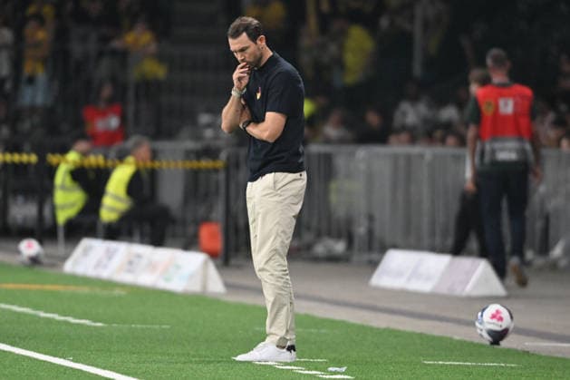 BERN, SWITZERLAND - AUGUST 29: Coach Stephan Lichtsteiner of Basel in action during the Swiss Super League match between BSC Young Boys and FC Basel 1893 at Stadion Wankdorf on August 29, 2026 in Bern, Switzerland. Bern Stadion Wankdorf Bern Switzerland Copyright: xJustPictures.ch ManuelxWinterbergerx jp-en-EuSpIm-MWI_2850