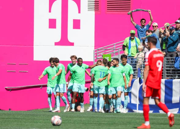 SEATTLE, WA - AUGUST 29: Seattle Sounders FC players celebrate a goal by Seattle Sounders FC forward Dejan JoveljiÄ‡ (9) in the first half during the MLS, Fussball Herren, USA match between Chicago Fire FC and Seattle Sounders FC on August 29, 2026 at Lumen Field in Seattle, Washington. (Photo by Leslie Plaza Johnson Icon Sportswire) SOCCER: AUG 29 MLS Seattle Sounders FC vs Chicago Fire FC EDITORIAL USE ONLY Icon260829007