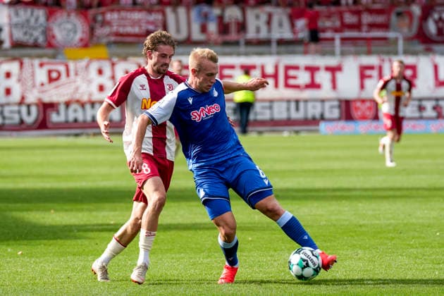 v.li.: David Philipp (Regensburg, 8), Valentin Lässig (TSG II, 6), Zweikampf, Spielszene, Duell, duel, tackle, tackling, Dynamik, Action, Aktion, 29.08.2026, Sinsheim (Deutschland), Fussball, 3. Liga, TSG 1899 Hoffenheim II - SSV Jahn Regensburg, DFB DFL REGULATIONS PROHIBIT ANY USE OF PHOTOGRAPHS AS IMAGE SEQUENCES AND OR QUASI-VIDEO.