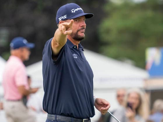 GRAND BLANC, MI - AUGUST 29: Michael Block of United States of America celebrates after putting the ball on the 18th green during the second round of the PGA, Golf Herren TOUR Champions The Ally Challenge on August 29, 2026, at Warwick Hills Golf and Country Club in Grand Blanc, Michigan. (Photo by Joseph Weiser Icon Sportswire) GOLF: AUG 29 PGA TOUR Champions The Ally Challenge EDITORIAL USE ONLY Icon260829040