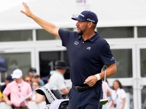 GRAND BLANC, MI - AUGUST 29: Michael Block of United States of America celebrates after putting the ball on the 18th green during the second round of the PGA, Golf Herren TOUR Champions The Ally Challenge on August 29, 2026, at Warwick Hills Golf and Country Club in Grand Blanc, Michigan. (Photo by Joseph Weiser Icon Sportswire) GOLF: AUG 29 PGA TOUR Champions The Ally Challenge EDITORIAL USE ONLY Icon260829041