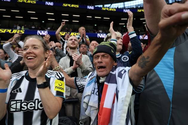 Fans of Newcastle United Tottenham Hotspur v Newcastle United, Premier League Football, Football, Tottenham Hotspur Stadium, London, UK - 29 Aug 2026London Tottenham Hotspur Stadium United Kingdom EDITORIAL USE ONLY No use with unauthorised audio, video, data, fixture lists, club league logos or live services. Online in-match use limited to 120 images, no video emulation. No use in betting, games or single club league player publications. Copyright: xMichaelxZemanek Shutterstockx 17119028eq