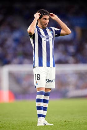 Real Sociedad v RCD Espanyol - LaLiga EA Sports Carlos Soler of Real Sociedad looks on during the LaLiga EA Sports match between Real Sociedad and RCD Espanyol at Anoeta on August 29, 2026, in San Sebastian, Spain. San Sebastian Anoeta Basque Country Spain RL_RSOvRCDE_LALIGA_2K26_000117 Copyright: xRicardoxLarreinax
