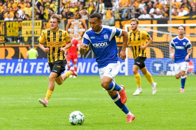 Oliver Schmitt (SV Meppen, 7), Einzelbild, Aktion, Action , 29.08.2026, Aachen (Deutschland), Fussball, 3. Liga, TSV Alemannia Aachen - SV Meppen, Fussball, 3. Liga, TSV Alemannia Aachen - SV Meppen, DFB DFL REGULATIONS PROHIBIT ANY USE OF PHOTOGRAPHS AS IMAGE SEQUENCES AND OR QUASI-VIDEO.
