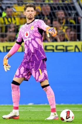 29.08.2026, xgrfx, Fussball 1.Bundesliga, Borussia Dortmund - Hamburger SV v.l. Gregor Kobel (Borussia Dortmund) (DFL DFB REGULATIONS PROHIBIT ANY USE OF PHOTOGRAPHS as IMAGE SEQUENCES and or QUASI-VIDEO) Dortmund *** August 29, 2026, xgrfx, Soccer, Bundesliga 1, Borussia Dortmund vs. Hamburger SV, Gregor Kobel, Borussia Dortmund, DFL, DFB. REGULATIONS PROHIBIT ANY USE OF PHOTOGRAPHS AS IMAGE SEQUENCES AND OR QUASI-VIDEO. Dortmund