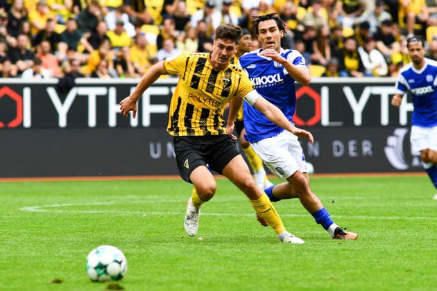v.li.: Danilo Wiebe (Alemannia Aachen, 28), Niclas Nadj (SV Meppen, 40), Zweikampf, Duell, duel, tackle, tackling, Dynamik, Action, Aktion, 29.08.2026, Aachen (Deutschland), Fussball, 3. Liga, TSV Alemannia Aachen - SV Meppen, Fussball, 3. Liga, TSV Alemannia Aachen - SV Meppen, DFB DFL REGULATIONS PROHIBIT ANY USE OF PHOTOGRAPHS AS IMAGE SEQUENCES AND OR QUASI-VIDEO.