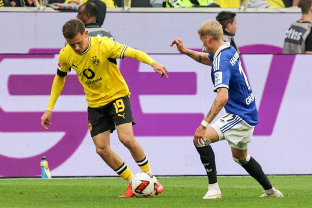29.08.2026, xgrfx, Fussball 1.Bundesliga, Borussia Dortmund - Hamburger SV v.l. Konstantinos Karetsas (Borussia Dortmund), Albert Erlykke (Hamburger SV) (DFL DFB REGULATIONS PROHIBIT ANY USE OF PHOTOGRAPHS as IMAGE SEQUENCES and or QUASI-VIDEO) Dortmund *** August 29, 2026, xgrfx, Soccer, Bundesliga 1, Borussia Dortmund vs. Hamburger SV, Konstantinos Karetsas (Borussia Dortmund), Albert Erlykke (Hamburger SV), DFL, DFB. REGULATIONS PROHIBIT ANY USE OF PHOTOGRAPHS AS IMAGE SEQUENCES AND OR QUASI-VIDEO, Dortmund