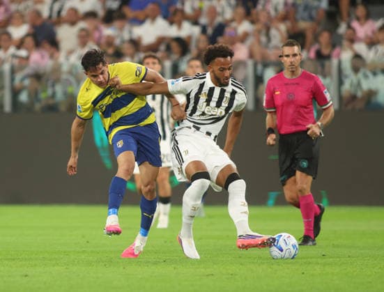IPA87915345 - Lloyd Kelly of Juventus FC during the 2026–27 Italian Serie A soccer match between Juventus FC and Parma Calcio on August 29, 2026, at Allianz Stadium in Turin, Italy. Photo by Nderim KACELI  Copyright: xNderimxKaceli IPAxSportx xx 87915345