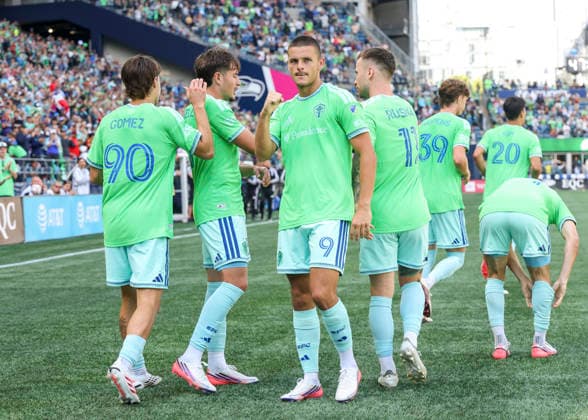 SEATTLE, WA - AUGUST 29: Seattle Sounders FC forward Dejan JoveljiÄ‡ (9) celebrates his goal in the second half during the MLS, Fussball Herren, USA match between Chicago Fire FC and Seattle Sounders FC on August 29, 2026 at Lumen Field in Seattle, Washington. (Photo by Leslie Plaza Johnson Icon Sportswire) SOCCER: AUG 29 MLS Seattle Sounders FC vs Chicago Fire FC EDITORIAL USE ONLY Icon260829016