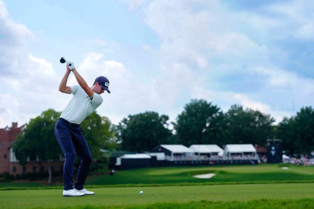 August 29, 2026, Atlanta, Georgia, USA: Alex Smalley (United States) hits his tee shot on the 9th hole, during the third round at East Lake Golf Club. PGA, Golf Herren Tour TOUR Championship  - ZUMAd212 20260829_zsp_d212_002 Copyright: xRichardxDolex