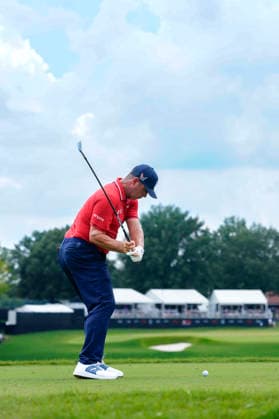 August 29, 2026, Atlanta, Georgia, USA: Gary Woodland (USA) hits his tee shot on the 9th hole, during the third round at East Lake Golf Club. Atlanta USA - ZUMAd212 20260829_zsp_d212_015 Copyright: xRichardxDolex