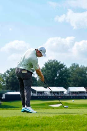 August 29, 2026, Atlanta, Georgia, USA: Matt Fitzpatrick (England) hits his tee shot on the 9th hole, during the third round at East Lake Golf Club. PGA, Golf Herren Tour TOUR Championship  - ZUMAd212 20260829_zsp_d212_051 Copyright: xRichardxDolex