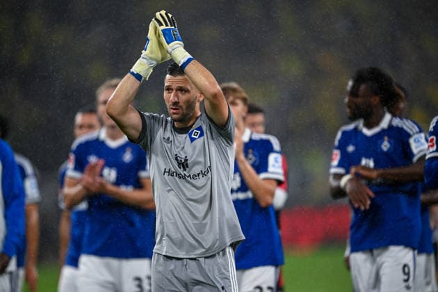 1. Bundesliga 26 27 - Borussia Dortmund - Hamburger SV am 29.08.2026 an der Bremer Brücke in Osnabrück Sebastiaan Bornauw (Hamburg) unzufrieden, enttäuscht, enttaeuscht, niedergeschlagen nach der Niederlage. *** 1 Bundesliga 26 27 Borussia Dortmund vs. Hamburger SV on August 29, 2026, at Bremer Brücke in Osnabrück; Sebastiaan Bornauw of Hamburg was unhappy, disappointed, and dejected after the loss MT