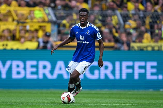 1. Bundesliga 26 27 - Borussia Dortmund - Hamburger SV am 29.08.2026 an der Bremer Brücke in Osnabrück Albert Lokonga (Hamburg) am Ball. *** 1 Bundesliga 26 27 Borussia Dortmund vs. Hamburger SV on August 29, 2026, at the Bremer Brücke in Osnabrück; Albert Lokonga, Hamburg, in control of the ball MT