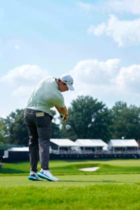 August 29, 2026, Atlanta, Georgia, USA: Matt Fitzpatrick (England) hits his tee shot on the 9th hole, during the third round at East Lake Golf Club. Atlanta USA - ZUMAd212 20260829_zsp_d212_130 Copyright: xRichardxDolex