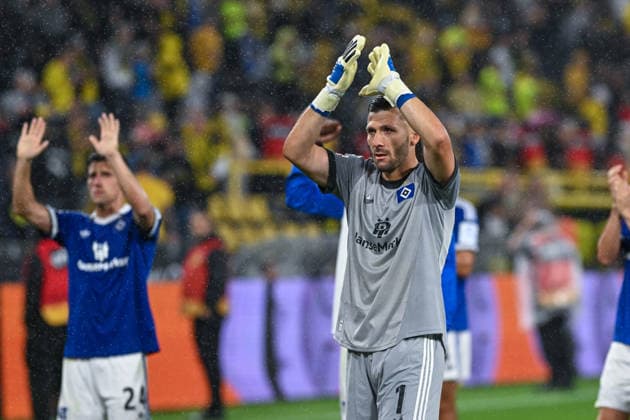 1. Bundesliga 26 27 - Borussia Dortmund - Hamburger SV am 29.08.2026 im Signal Iduna Park in Dortmund Torwart Daniel Heuer Fernandes (Hamburg) unzufrieden, enttäuscht, enttaeuscht, niedergeschlagen. *** 1 Bundesliga 26 27 Borussia Dortmund vs. Hamburger SV on August 29, 2026, at Signal Iduna Park in Dortmund; goalkeeper Daniel Heuer Fernandes; Hamburg: dissatisfied, disappointed, disheartened, dejected MT