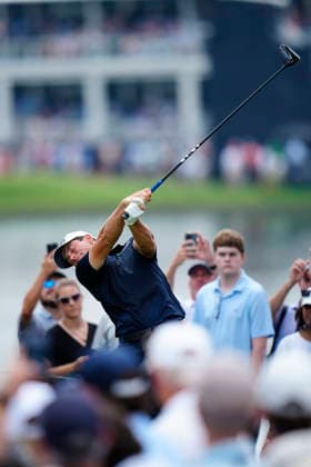 August 29, 2026, Atlanta, Georgia, USA: Viktor Hovland (Norway) hits his tee shot on the 4th hole, during the third round at East Lake Golf Club. PGA, Golf Herren Tour TOUR Championship  - ZUMAd212 20260829_zsp_d212_127 Copyright: xRichardxDolex