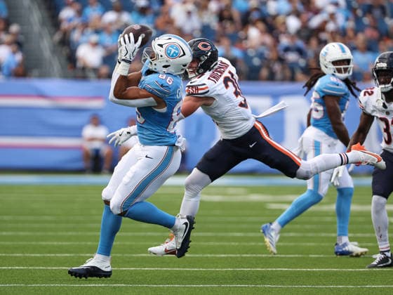 Aug 29, 2026; Nashville, Tennessee, USA; Tennessee Titans tight end Kylen Granson (86) makes a catch under pressure from Chicago Bears defensive back Dillon Thieneman (31) during the NFL, American Football Herren, USA preseason game between the Chicago Bears and the Tennessee Titans at Nissan Stadium (Nashville). Mandatory Credit: -Cal Media Nashville USA - ZUMAc04_ 20260829_zma_c04_080 Copyright: xStephenxFurstx