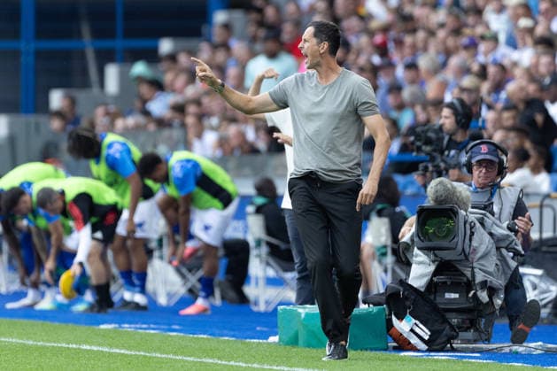 Trainer Hugo Oliveira seen during Ligue 1 26 27 game between teams of RSC Strasbourg and RC Lens at Stade de la Meinau (Benjamin Faes Ball Raw Images) Strasbourg Stade de la Meinau France Copyright: xBenjaminxFaesx 0W4A0602