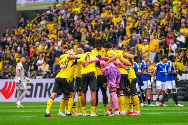 Mannschaftskreis Borussia Dortmund, Deutschland: Fussball, Bundesliga, Saison 2026 27, 1. Spieltag, 29.08.2026, Borussia Dortmund vs Hamburger SV, Signal-Iduna-Park (Dortmund, Nordrhein-Westfalen) *** Borussia Dortmund Squad, German Soccer, Bundesliga, 2026–27 Season, Matchday 1, August 29, 2026, Borussia Dortmund vs. Hamburger SV, Signal Iduna Park, Dortmund, North Rhine-Westphalia Copyright: xLeonxFrickx