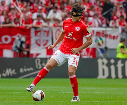 Im Bild: Fabio Gruber (FSV Mainz 05, 3) am Ball 29.08.2026, FSV Mainz 05 - SC Paderborn 07, 1. Bundesliga, 1. Spieltag, Deutschland, Mainz, MEWA Arena, DFL REGULATIONS PROHIBIT ANY USE OF PHOTOGRAPHS AS IMAGE SEQUENCES AND OR QUASI-VIDEO. *** Pictured: Fabio Gruber of FSV Mainz 05, No. 3, with the ball on August 29, 2026, FSV Mainz 05 vs. SC Paderborn 07, Bundesliga 1, Matchday 1, Germany, Mainz, MEWA Arena, DFL REGULATIONS PROHIBIT ANY USE OF PHOTOGRAPHS AS IMAGE SEQUENCES AND OR QUASI-VIDEO Copyright: HMBxMedia xJulienxBecker