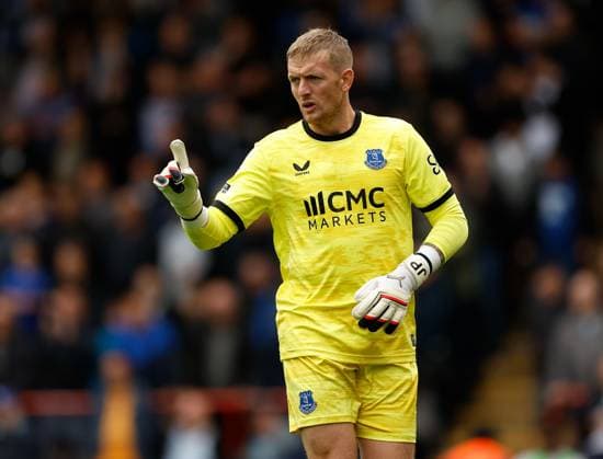 Jordan Pickford the Everton goalkeeper AFC Bournemouth v Everton, Premier League Football, Football, Vitality Stadium, Bournemouth, UK - 29 Aug 2026Bournemouth Vitality Stadium United Kingdom EDITORIAL USE ONLY No use with unauthorised audio, video, data, fixture lists, club league logos or live services. Online in-match use limited to 120 images, no video emulation. No use in betting, games or single club league player publications.  Copyright: xMattxImpey Shutterstockx 17119015db