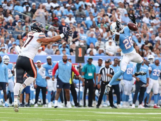 Aug 29, 2026; Nashville, Tennessee, USA; Tennessee Titans safety Jerrick Reed II (28) nearly intercepts a ball intended for Chicago Bears tight end Sam Roush (87) during the NFL, American Football Herren, USA preseason game between the Chicago Bears and the Tennessee Titans at Nissan Stadium (Nashville). Mandatory Credit: -Cal Media NFL 2026: Bears Vs Titans AUG 29  - ZUMAc04_ 20260829_zma_c04_215 Copyright: xStephenxFurstx