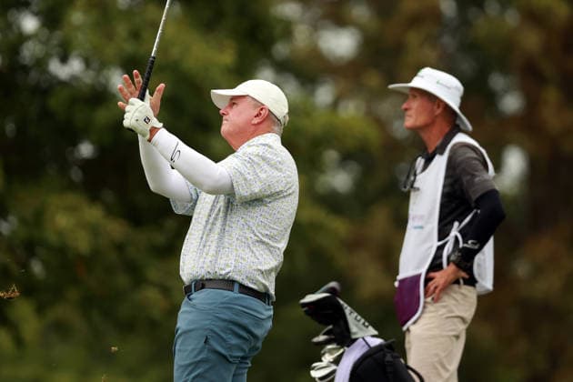 The Ally Challenge GRAND BLANC,MICHIGAN-AUGUST 29: Paul Goydos of California hits from the 18th fairway next to his caddie during the second round of The Ally Challenge presented by McLaren at Warwick Hills Golf & Country Club, Grand Blanc, MI, USA Saturday, August 29, 2026. Grand Blanc Michigan United States  Copyright: xAmyxLemusx originalFilename:lemus-theallyc260829_npj0r.jpg