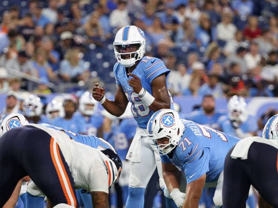 NFL, American Football Herren, USA 2026: Bears Vs Titans AUG 29 Aug 29, 2026; Nashville, Tennessee, USA; Tennessee Titans quarterback Hendon Hooker (16) calls out the play before the snap during the NFL preseason game between the Chicago Bears and the Tennessee Titans at Nissan Stadium (Nashville). Mandatory Credit: Stephen Furst-Cal Media (Credit Image: Â Stephen Furst Cal Sport Media) Nashville Tennessee USA EDITORIAL USE ONLY Copyright: xx ZUMA-20260829_zma_c04_219.jpg StephenxFurstx csmphotothree515413
