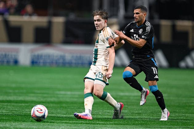 ATLANTA, GA - AUGUST 29: Cooper Sanchez 48 of Atlanta passes the ball during the MLS, Fussball Herren, USA match between Charlotte FC and Atlanta United FC on August 29th, 2026 at Mercedes-Benz Stadium in Atlanta, GA. (Photo by Rich von Biberstein Icon Sportswire) SOCCER: AUG 29 MLS Atlanta United vs Charlotte FC EDITORIAL USE ONLY Icon260829013