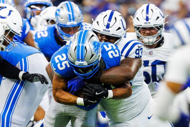 Aug 29, 2026; Indianapolis, Indiana, USA; Detroit Lions running back Jacob Saylors (25) carries the ball as Indianapolis Colts defensive lineman Tim Smith (93) makes the tackle during NFL, American Football Herren, USA preseason game action at Lucas Oil Stadium. Mandatory Credit: -Cal Media NFL 2026: Lions Vs Colts AUG 29  - ZUMAc04_ 20260829_zma_c04_275 Copyright: xJohnxMersitsx