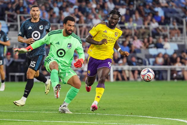 August 29, 2026, St. Paul, Minnesota, United States: Minnesota United FC goalkeeper DRAKE CALLENDER (12) passes the ball up the field. Minnesota United hosted Orlando City on August 29th. The teams faced off at Allianz Field in St. Paul, Minnesota. The game ended in a draw 3-3. MLS, Fussball Herren, USA 2026 - Minnesota United 3:3 Orlando City  - ZUMAt166 20260829_zsp_t166_002 Copyright: xMichaelxTurnerx